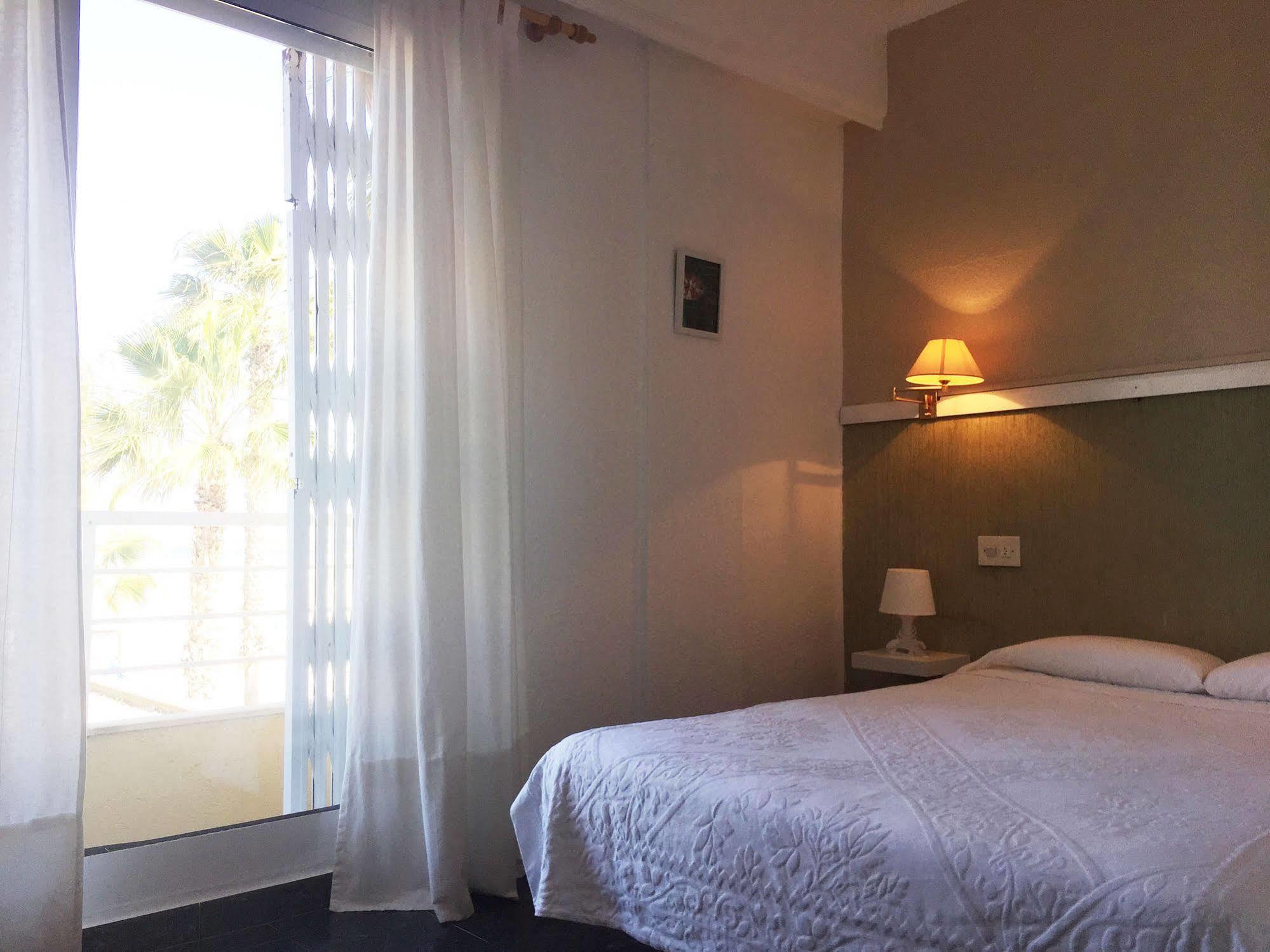 Malvarrosa Beach Rooms バレンシア エクステリア 写真